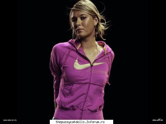 place tennisul? poi dhais innebunita shi dupa sharapova