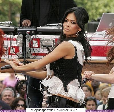 cele mai tari poze nicole!!! nicoleee!