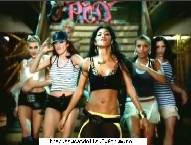 poze din clipuri prinse dans..nu deranjati bate