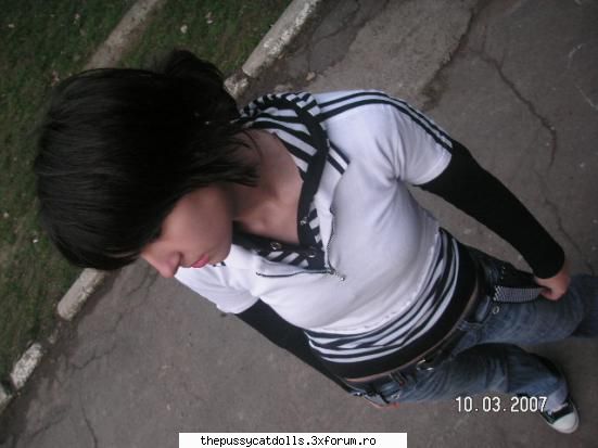 poze prezentari numai are percing...