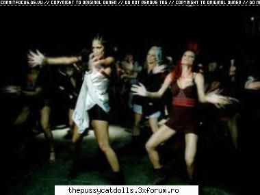 poze din clipuri tare danseaza acoloo