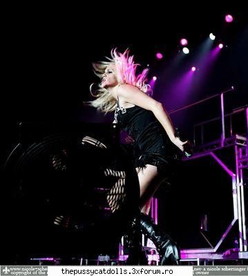 poze hot numai ashley!!
