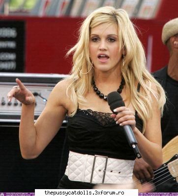 poze hot numai ashley!!