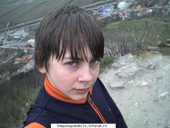 (the one and only) andrei hmm... destul mohorat afara... dar ziua fost facut doar doar ore si... *Biggest PCD fan!*