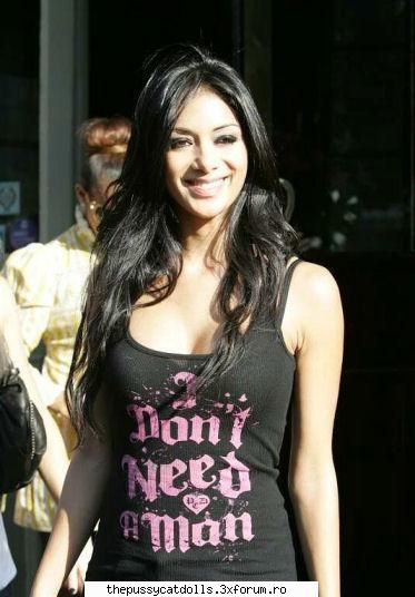 cele mai tari poze nicole!!! sweeeeet