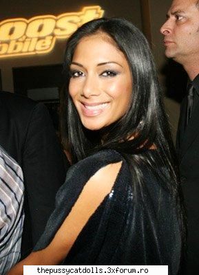 cele mai tari poze nicole!!! sweety