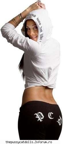cele mai tari poze nicole!!! imi place ffff moolt poza asta...