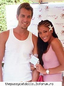 poze mai intime... nicole nick hexum sau ceva genu (habar n-am cine-i dar scria unde luat poza) *Admin* G!rl!
