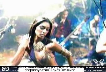 ce sexxy alte pooze cu nicole!