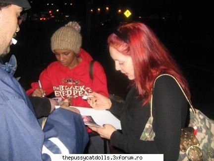 funny pics - look la melly(am mai poos poza la un alt - Images
